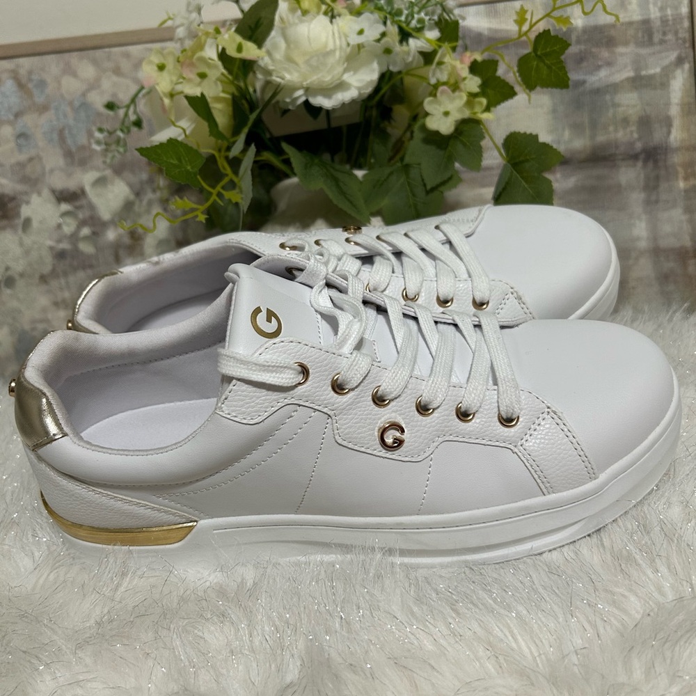 NEW GBG Los Angelos Whir & Gold Size 11 Women's Sneakers